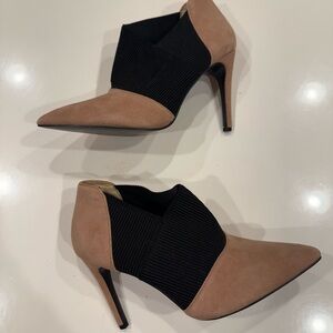 NINE WEST Size 8 Women’s Tan/Black Heeled Booties. Like New!!!